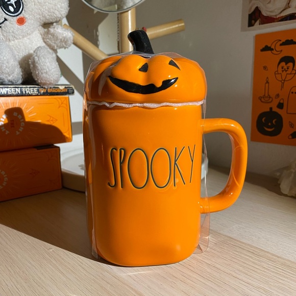 Rae Dunn SPOOKY mug with pumpkin/Jack-o-lantern topper - Picture 1 of 6